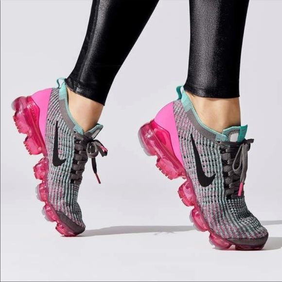 Nike Shoes - NWT Nike Air Vapormax Flyknit 3
